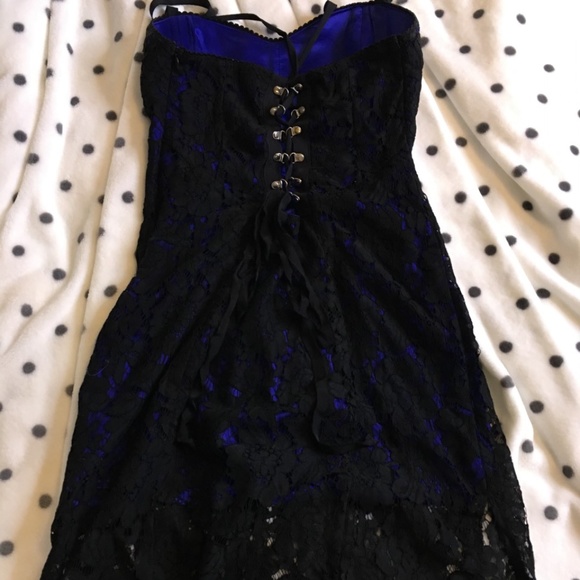 Nasty Gal - Blue Lace-Up Lace Dress - Picture 2 of 4